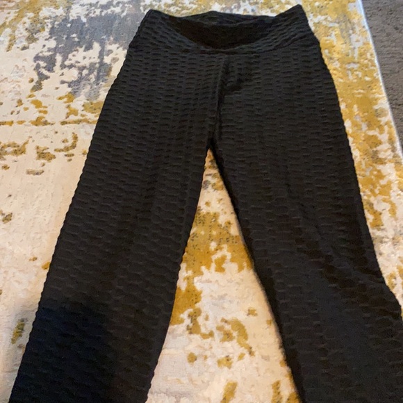 Infamous Tik Tok leggings!! - Picture 3 of 4